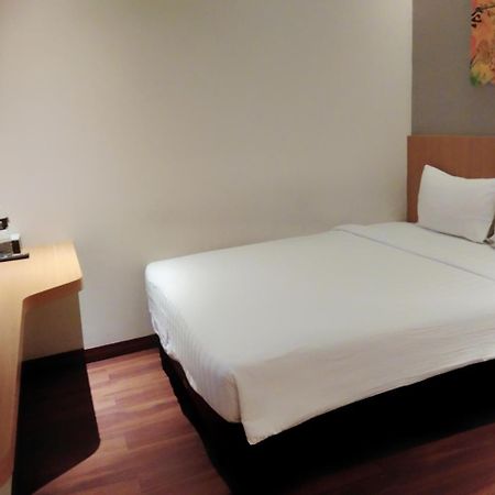 Vinotel Cirebon Exterior photo