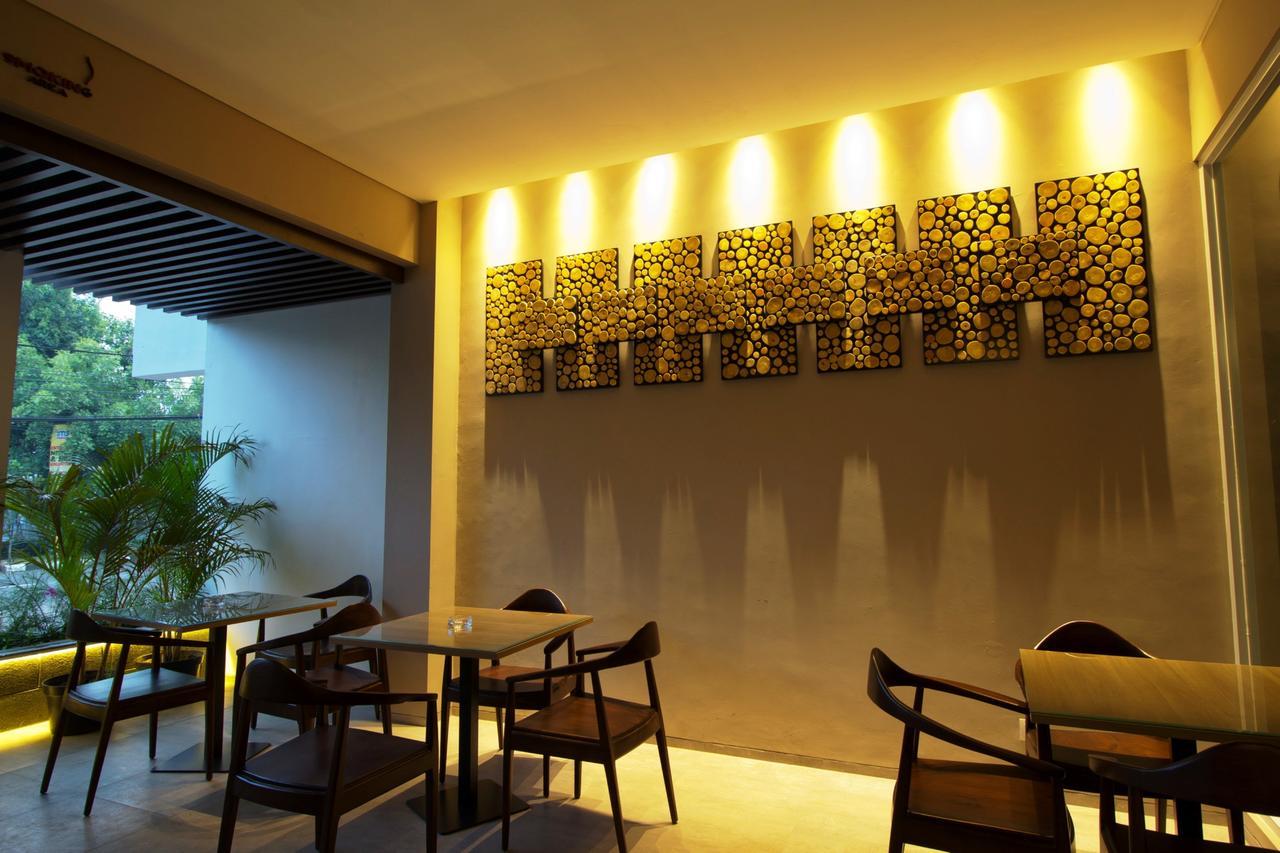 Vinotel Cirebon Exterior photo