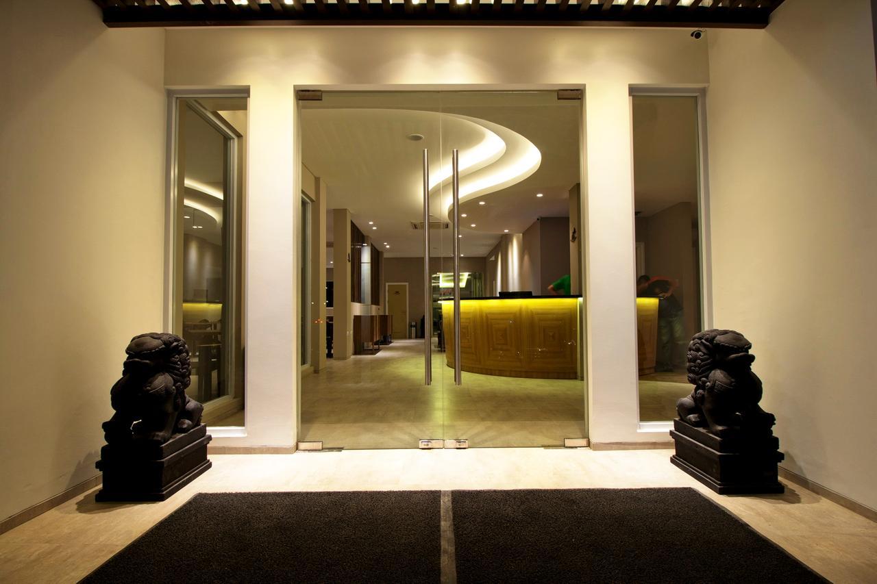 Vinotel Cirebon Exterior photo