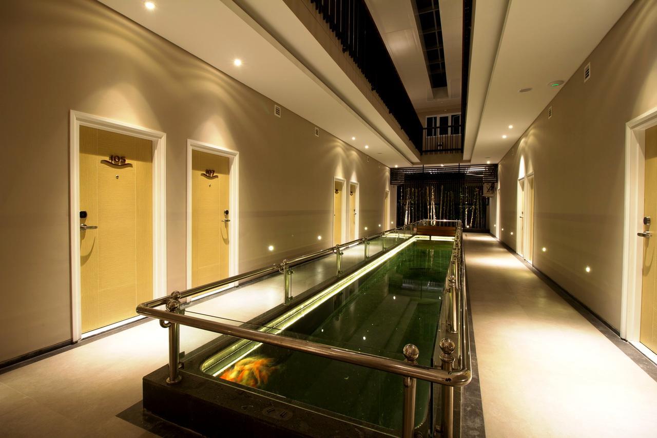 Vinotel Cirebon Exterior photo
