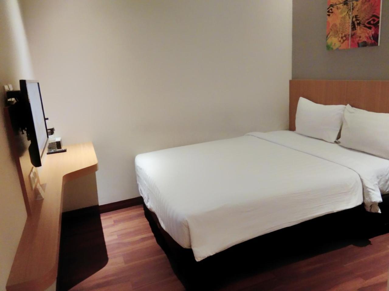 Vinotel Cirebon Exterior photo